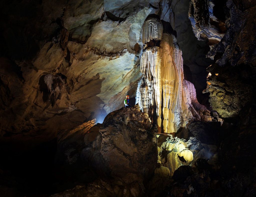 Thám hiểm hang động