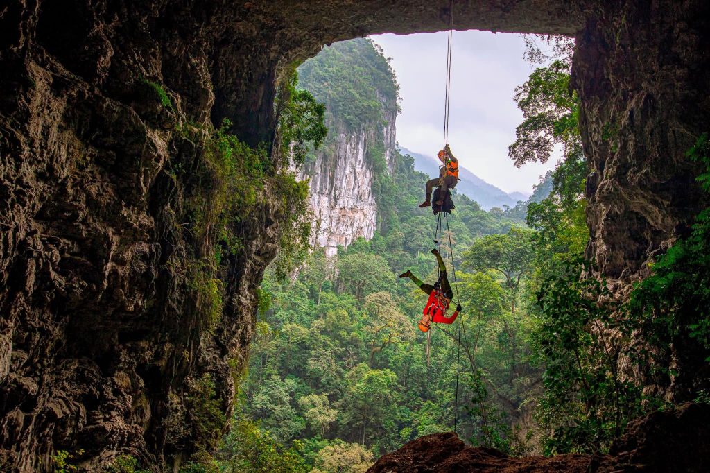 Trekking Phong Nha chinh phục những hang động đep