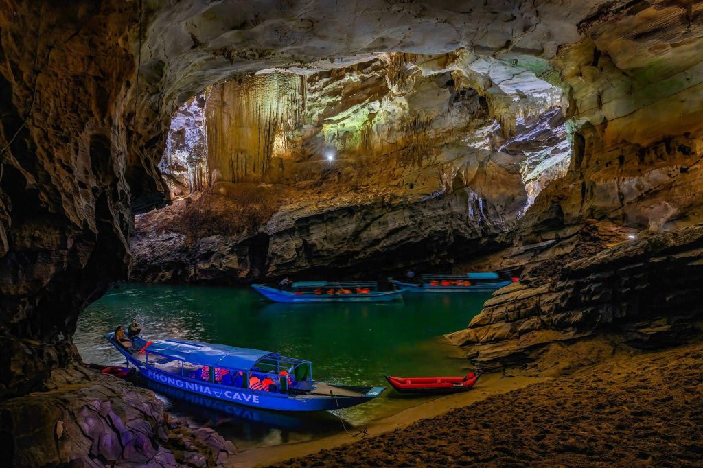 Động Phong Nha ở Quảng Bình